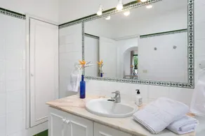 Maison de vacances 'La Villa La Palma - 1 Dormitorio' avec vue sur la mer, Wi-Fi et climatisation - Image 3