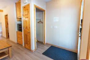 Banff Woods Lodge 2 BR 2 Bath 6 Sleep near Canmore - Image 2