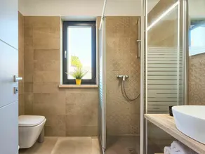 Villa i Umag med 4 sovrum som kan rymma 8 - Image 3