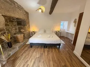 Renovated Coastal Stone House in Lanildut - Image 4