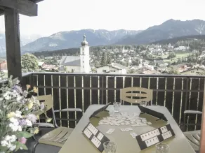 Zentral gelegene 3.5-Zimmerwohnung mit Panoramasicht - Image 5