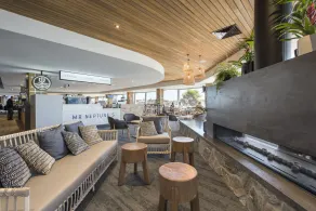 Lakes Hotel - Image 3