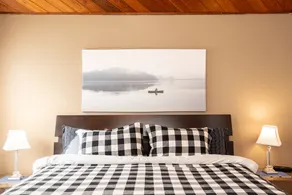 Cedar House on Lakefront Facing Elk Island in Victoria Beach-non-restricted area - Image 5