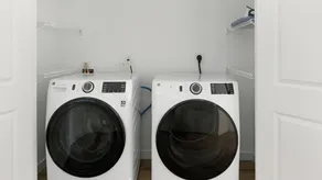 Landing Apartments - Chapel Hill, NC - Image 2