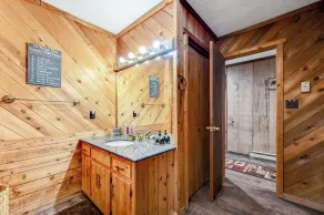 Pocono House W / Outdoor Hottub, Haustierfreundlich, 2 Kanus, Kajak & Feuerstelle - Image 5