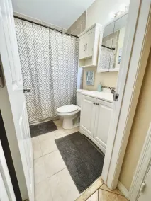 Captain's Quarters, Fort Lauderdale, FL - Image 3