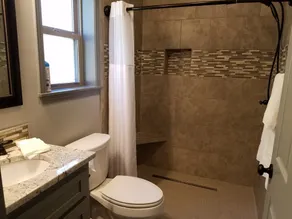 BIG OAKS LODGE  New Lodge! 3 bedroom, 3 1/2 baths, full kitchen and laundry. - Image 3