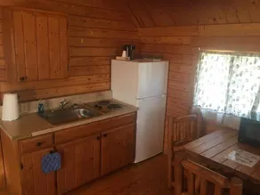 Cozy cabin hideaway with kitchen - Image 5
