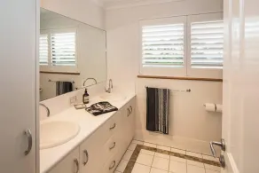 HOLIDAY IN DUNSBOROUGH  - QUINDALUP                          \n       *BAYSIDE* - Image 2