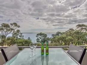 Lux on the 4th floor with ocean views - Image 4