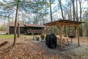 Secluded-Hot Tub-Fire Pit-Fiber internet-Near the Gorge & Parks-Pet Friendly - Image 2