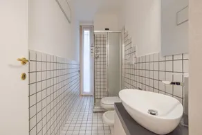 GuestHost - Cozy 60m2 apartment, perfect for two people, located on the 1st floor of a building with lift.The property is located on the road that connects Como and Menaggio, a few steps from the town center and just 300 meters from the Ossuccio lido, a - Image 3