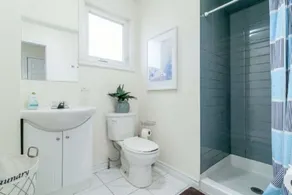 Affordable Quiet 3 Bdrms + 2.5 bath Home in Toronto Area - Image 5