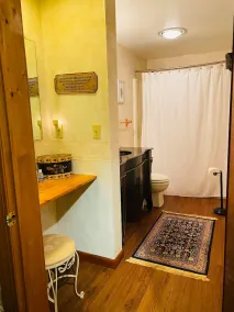 Pet-friendly, private, refuge. Monthly renters welcome. No extra fees. - Image 4