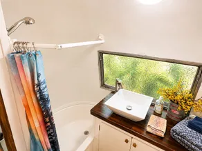 Lakefront Airstream - Farm Animals - Fish, Swim, Boat, Hike/Bike 5+Miles Trails - Image 5