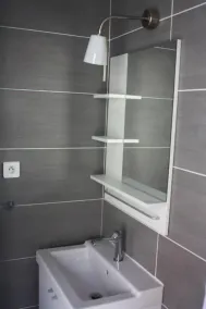 Hus med pool och trädgård - Image 2