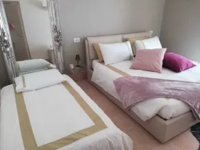 Bridesmaids' Suite - Image 4