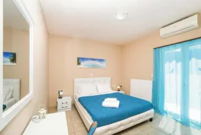 Villa Rea in Adelianos Kampos - Image 4