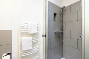 Tolles 1-zimmmer Apartment mit Balkon Inkl. Freier Schwimmbad- & Saunanutzung - Image 3