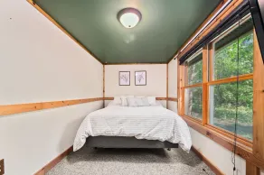 Round Lake Hideaway - Image 4