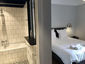 Renovated Haussmann - Canal Royal view - 3 air-conditioned suites - Image 4