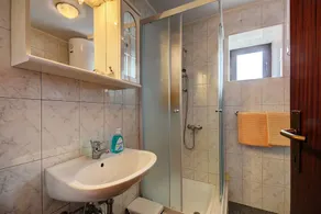 Apartment in Croatia near the Coast - Image 4