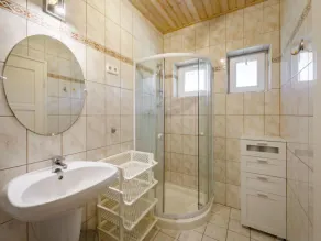 Cubic 1 by Interhome - Image 2