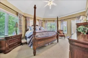 4 Bedrooms, 1 Flex Room, 4½ Bathrooms!  HOT TUB! Beautiful home in Lakefield Subdivision! - Image 5