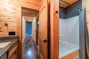 Majestic Oasis - Stunning views, hot tub, fireplace, outdoor fire pit,  Wi-Fi - Image 3
