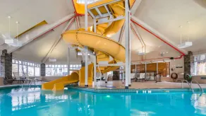 Cozy Suite with free Breakfast, Pool & Waterslide - Image 3
