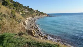Casa in antico borgo medievale con terrazza e splendido panorama sul mare - Image 3