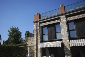 Casa Colin par Theater Home, ancienne maison de citronniers avec vue panoramique - Image 4