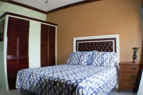 The Embassy Luxury Apt Crystal Towers I - Image 3