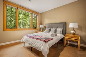Forest retreat on 2 acres, fireplace, mtn views - Image 5