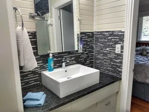 Family Friendly Fully Renovated Quiet House  - Image 3