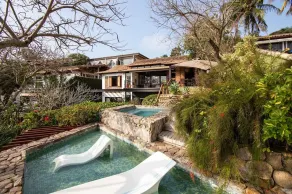 Paradise with a private beach - Image 3