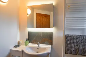 Charming Retreat at Prowses Farm, No Deposit - Image 4