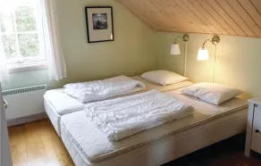Gorgeous Home In Mollösund With Kitchen - Image 3