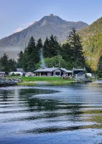 Clayoquot Wilderness Lodge, Beckons - Image 4