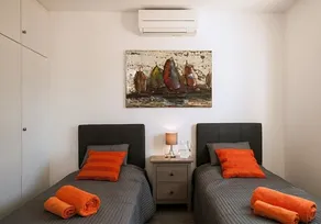 Neue zeitgenössische Villa, privater Pool, Klimaanlage, WLAN, Freeview und Ruhe! - Image 4