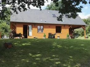 Charming Wooden House with Garden and High-Speed Internet, Near Hiking Trails - Image 5