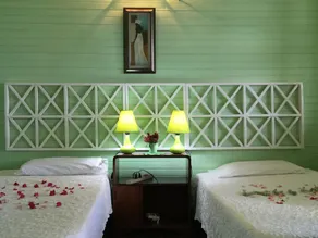 Charming Cottage on Beautiful Jamaica Plantation Estate - Image 3