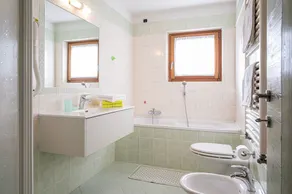 Appartement \"Giobbe Bait Giobbe\", avec vue sur les montagnes, Balcon & Wi-Fi - Image 2