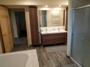 Spacious cabin in gated community. - Image 4