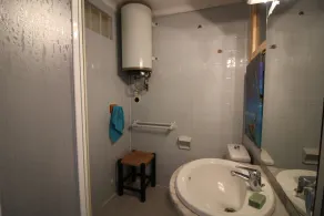 Ideally located in front promenade, overlooking the sea, FEET IN THE WATER !!!<br>30m2 4 per - Image 3