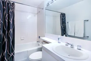Sunny 3 BR 1 Bath Apartment in NYC - Image 3