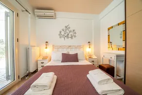 Villa With Private Pool - Image 4