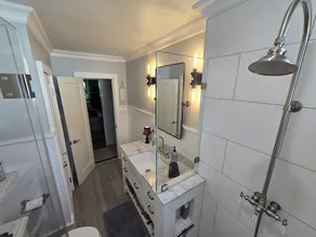 Vineyard Farmhouse close to Plaza! Bocce Ball, Bikes, Bathrobes & therapy Donkey - Image 5