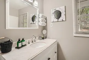 Private 3BR Atlanta Retreat, Near Emory & CHOA, Pet-Friendly, Full Kitchen - Image 3