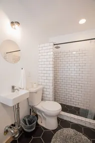 Tiny Cottage - Big Loft - Image 3